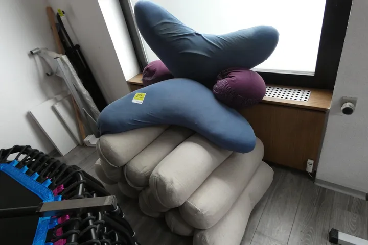 Konvolut Yoga-Bolster/Meditationskissen, diverse Farben